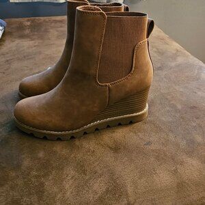 Womens boots